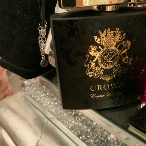 Crown English Laundry Black and Gold Perfume - Picture 4 of 6
